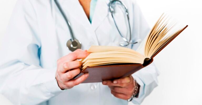 Conhecimento Sobre Ética Médica e Resolução de Conflitos na Graduação
