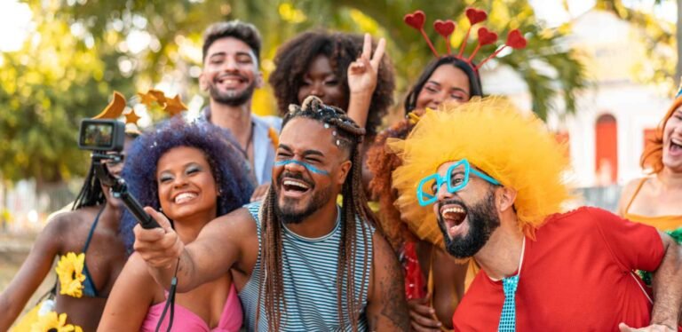 No Carnaval, como na vida, é preciso sambar com alegria, mesmo nos momentos difíceis. Carnaval das marchinhas!