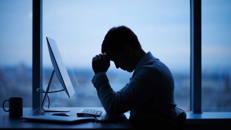 Ansiedade no trabalho: o mal invisível da vida moderna