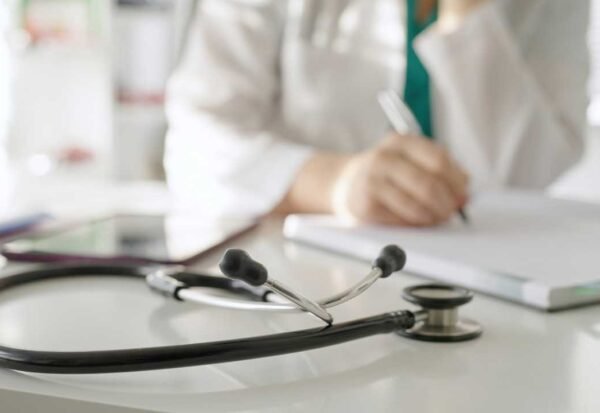 O pudor de cobrar: quando o médico precisa justificar o próprio valor