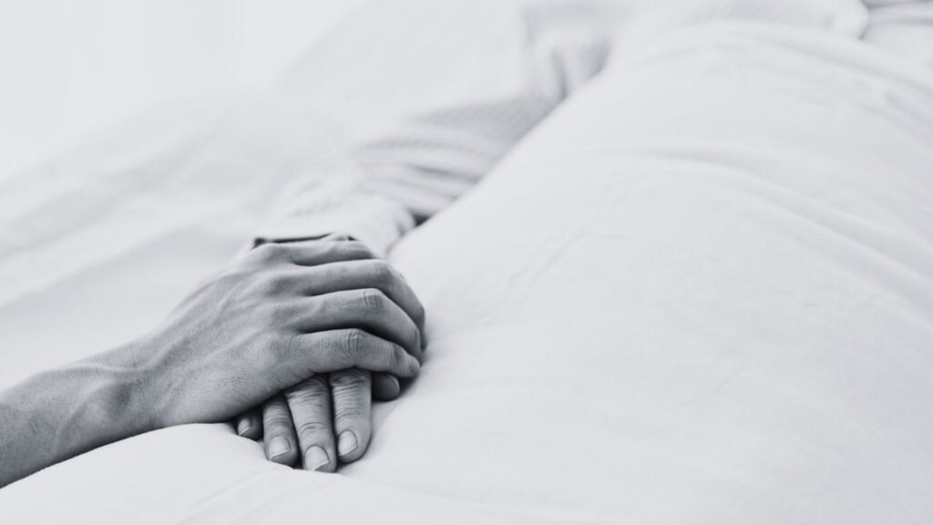 Entre o direito de viver e o direito de morrer: uma reflexão necessária